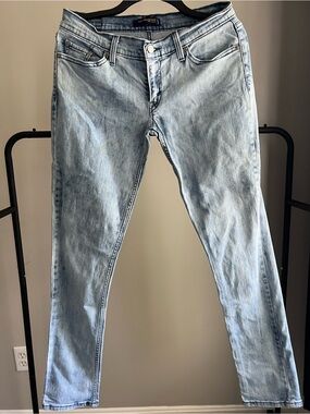 Levi's Men's Pale Blue Slim Straight Jeans